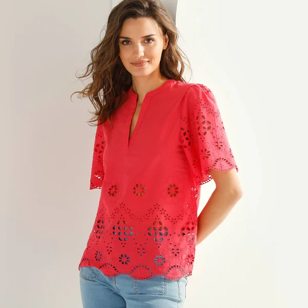 Blouse col tunisien manches courtes, broderie anglaise, framboise
