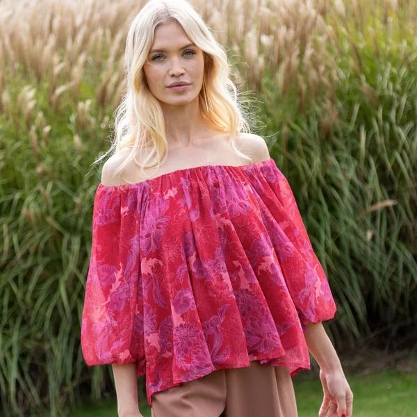 Blouse élastiquée manches blousantes, mousseline imprimé fleuri, rouge / figue