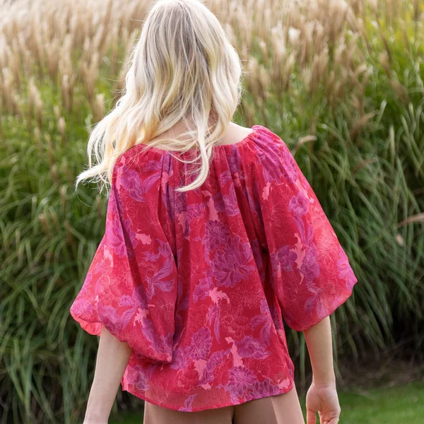 Blouse élastiquée manches blousantes, mousseline imprimé fleuri, rouge / figue