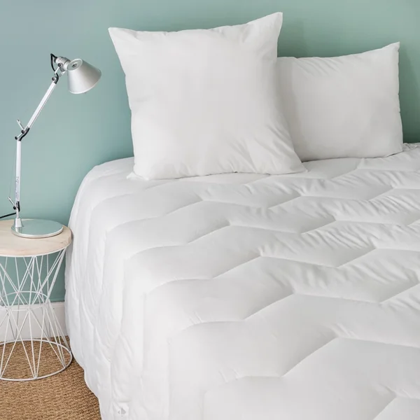 Couette tempérée 200x200 cm BAMBOU garnissage 50% viscose de bambou 50% polyester 300 g/m2