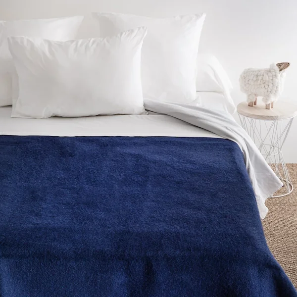 Couverture pure laine vierge Woolmark 500g/m², VOLTA 240x260 cm Bleu Marine/Myosotis