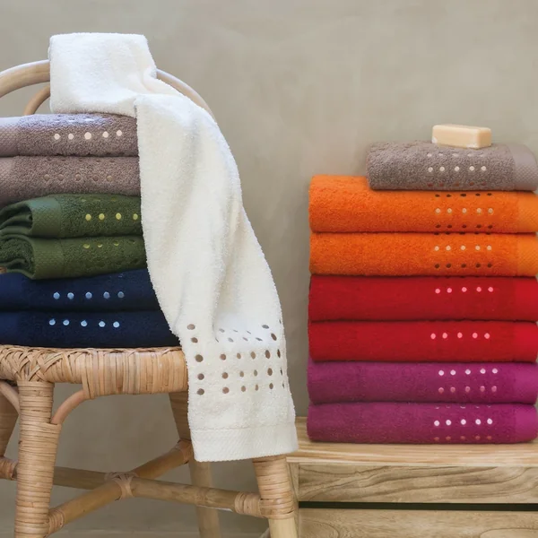 Drap de douche 70x140 cm 100% coton 550 g/m2 PURE POINTS Vert Kaki