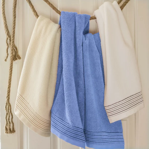 Drap de douche 70x140 cm JULIET Bleu Ciel 520 g/m2