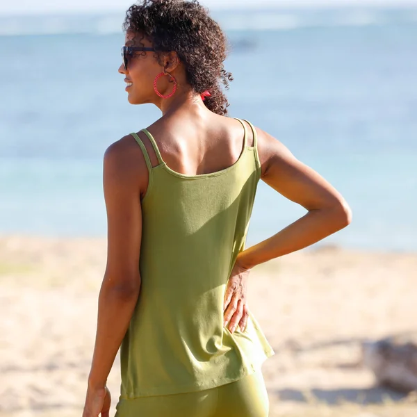Débardeur maille unie, liens épaules, vert mousse