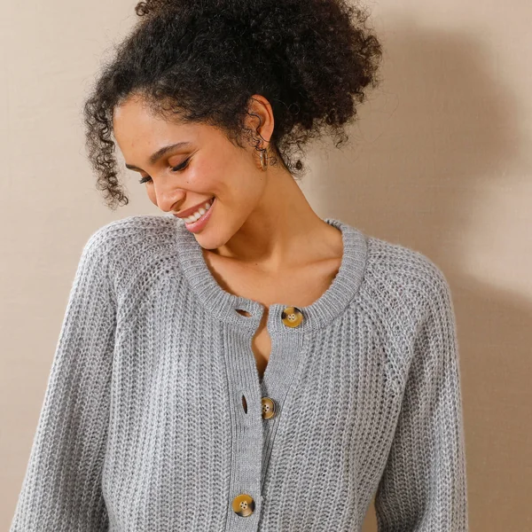 Gilet moelleux en maille anglaise , gris chiné