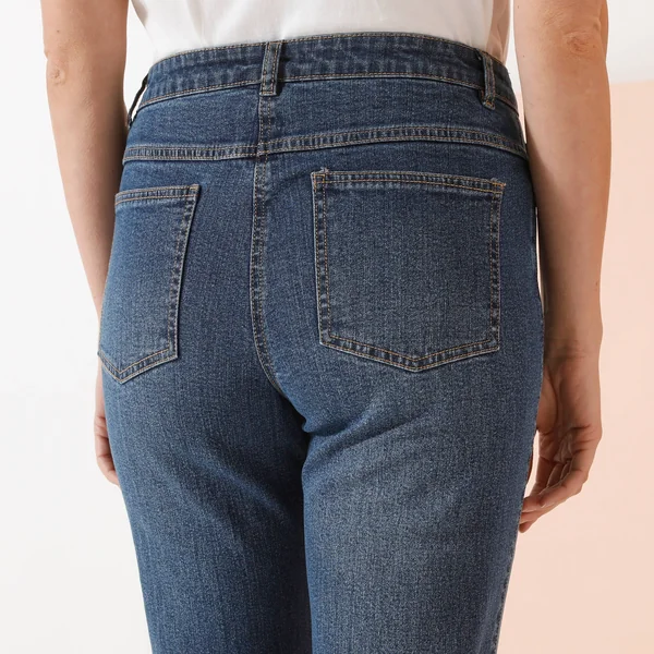 Jean droit à revers 7/8ème, taille haute, stone used