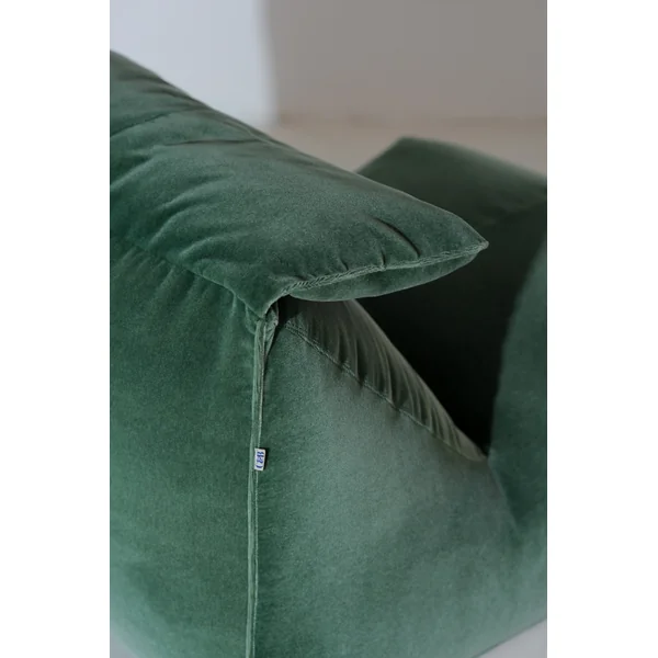 Le Bambole Chaise Lounge by Mario Bellini in Green Velvet Mohair Italy, 1971