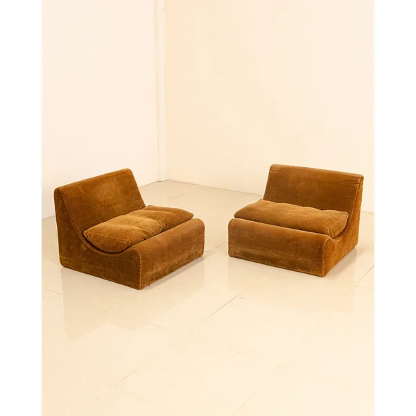 Paire de chauffeuses "Orbis" en velours marron par Luigi Colani pour Cor 60's