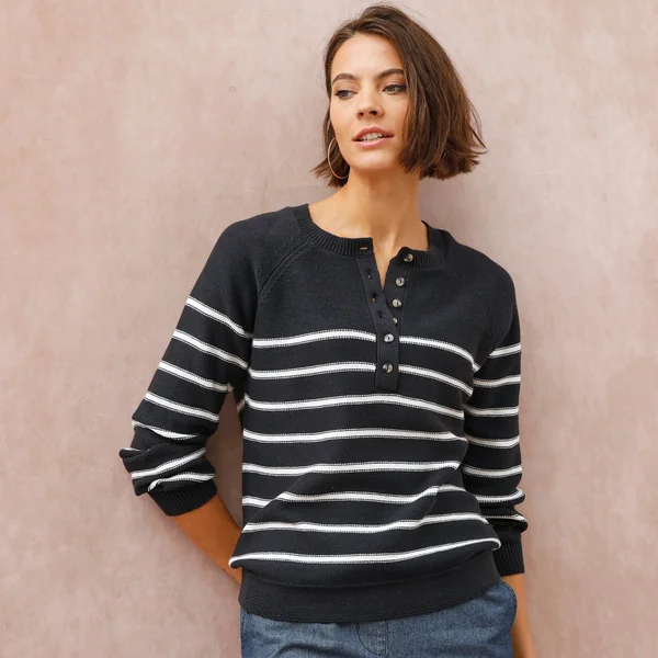 Pull rayé col tunisien boutonné, marine / écru