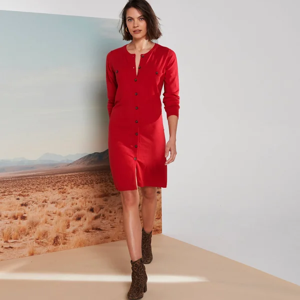 Robe pull boutonnée, manches longues, rouge foncé