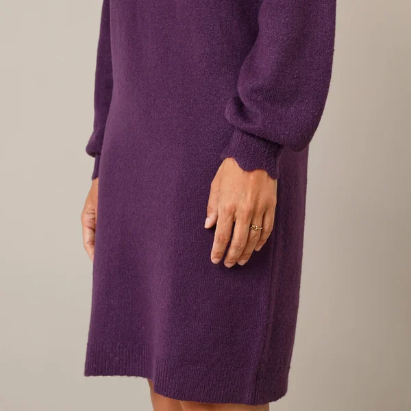 Robe pull finition écailles, maille fantaisie, prune