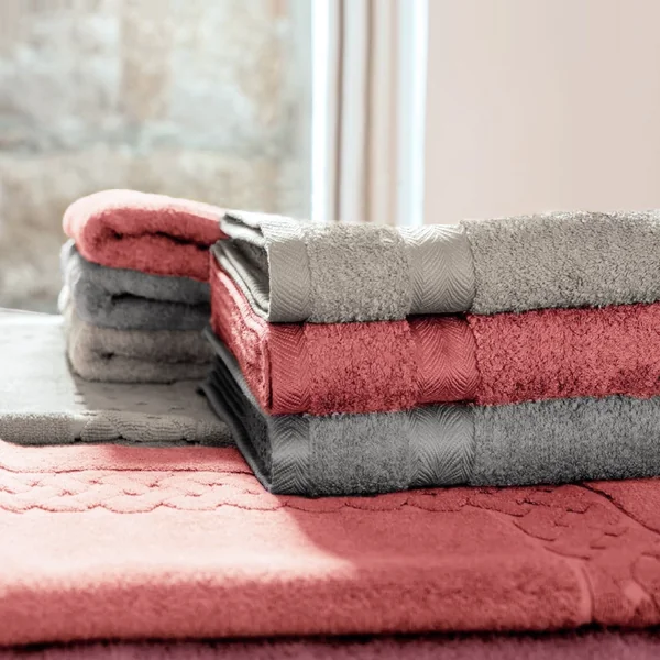 Serviette de toilette 50x100 cm ROYAL CRESENT Rouge Terre Cuite 650 g/m2