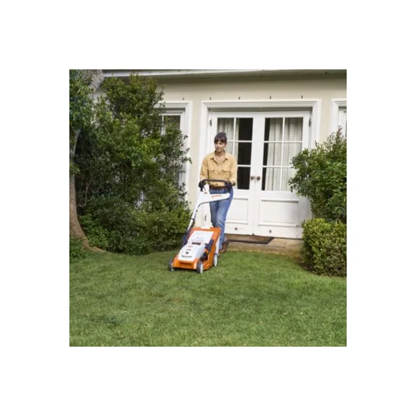 Tondeuse sans fil sur batterie - largeur de coupe 37 cm - bac 40L - Stihl RMA 239 C (vendue sans batterie)