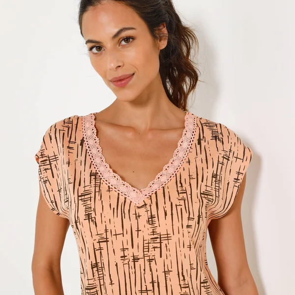 T-shirt imprimé, col V macramé, pêche / chocolat