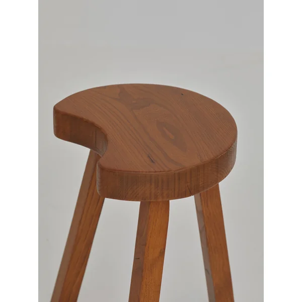 Vintage French handcrafted tripod stool in brutalist style, solid beech wood C. 1960